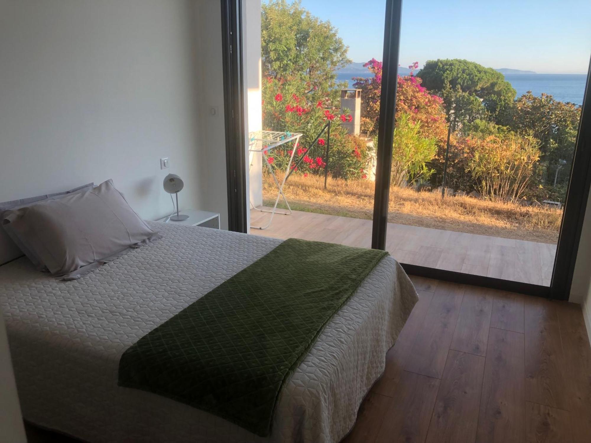 4 Couchages, Climatise A 150m De La Route Des Sanguinaires, Parking Prive Ajaccio (Corsica)