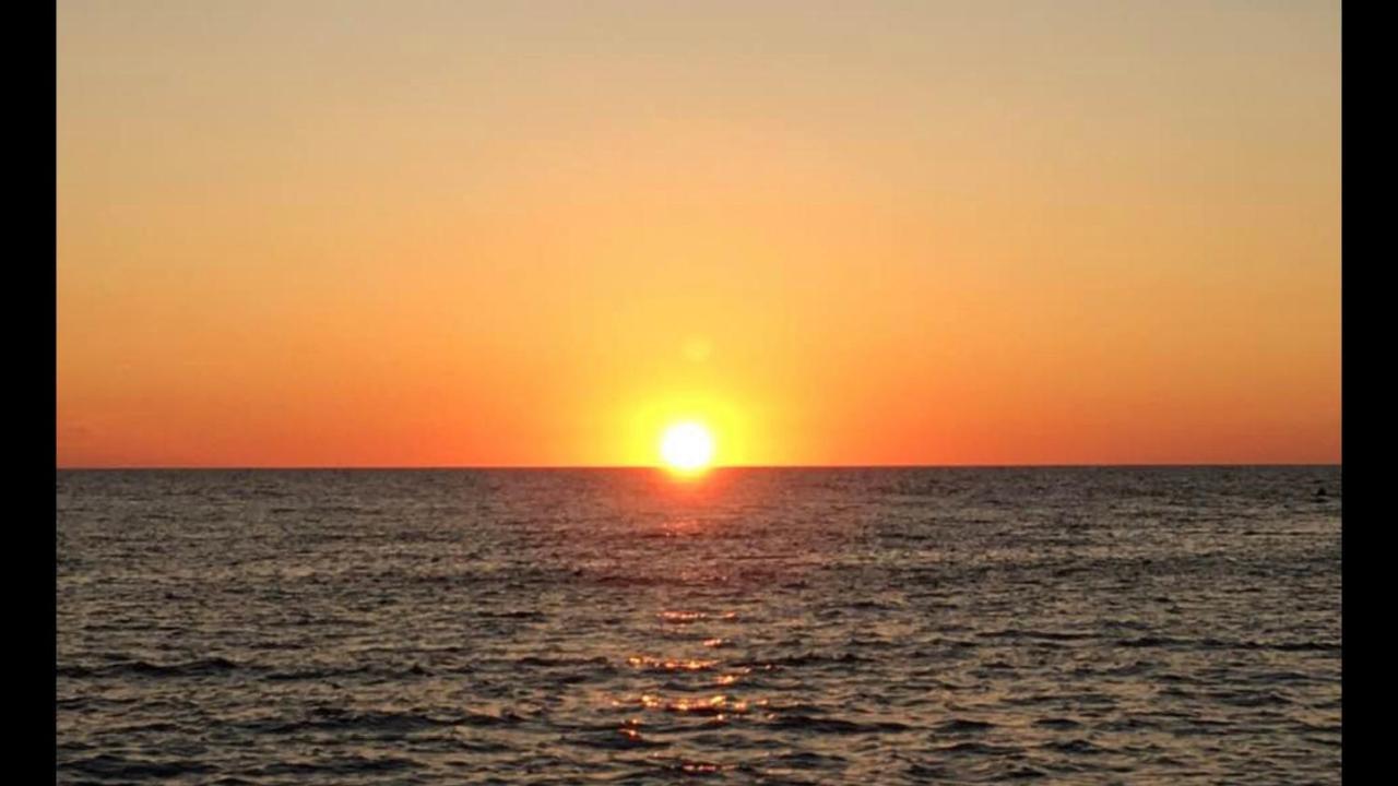 Apartment Ajaccio 4 Couchages, Climatise A 150m De La Route Des Sanguinaires, Parking Prive *